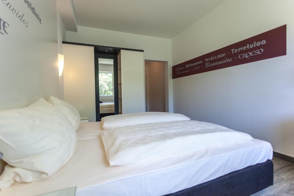 Hotel Fliegendes Klassenzimmer Бад-Берлебург Экстерьер фото