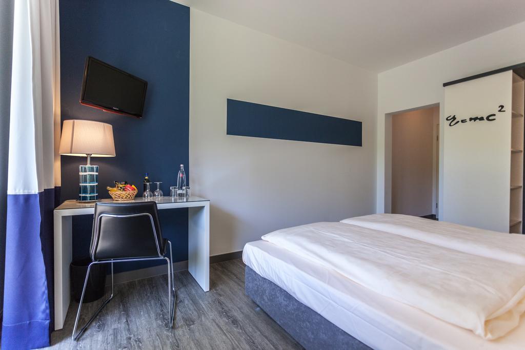 Hotel Fliegendes Klassenzimmer Бад-Берлебург Экстерьер фото