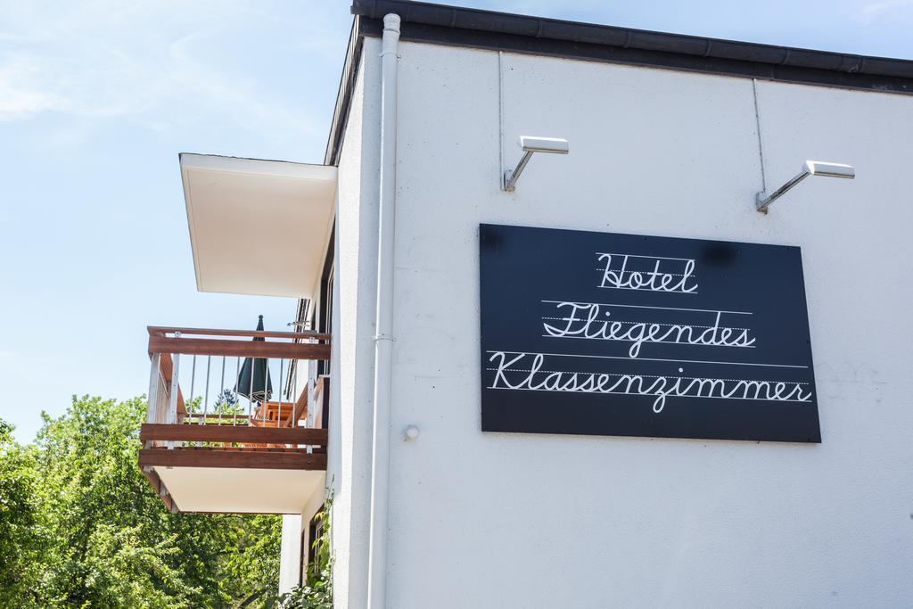 Hotel Fliegendes Klassenzimmer Бад-Берлебург Экстерьер фото