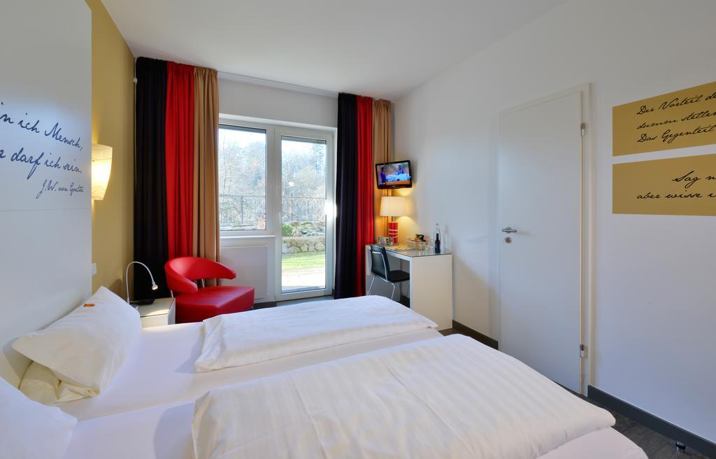 Hotel Fliegendes Klassenzimmer Бад-Берлебург Экстерьер фото