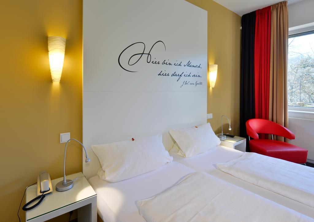 Hotel Fliegendes Klassenzimmer Бад-Берлебург Экстерьер фото