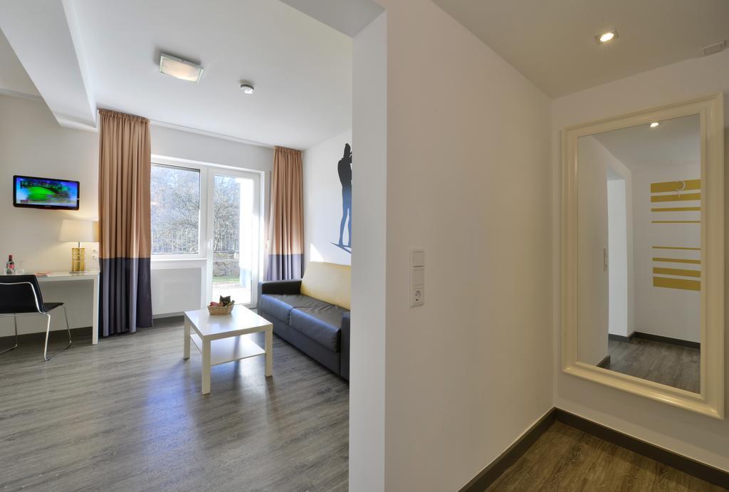 Hotel Fliegendes Klassenzimmer Бад-Берлебург Экстерьер фото