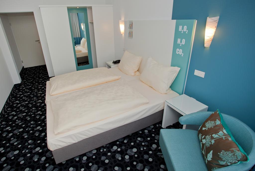 Hotel Fliegendes Klassenzimmer Бад-Берлебург Экстерьер фото